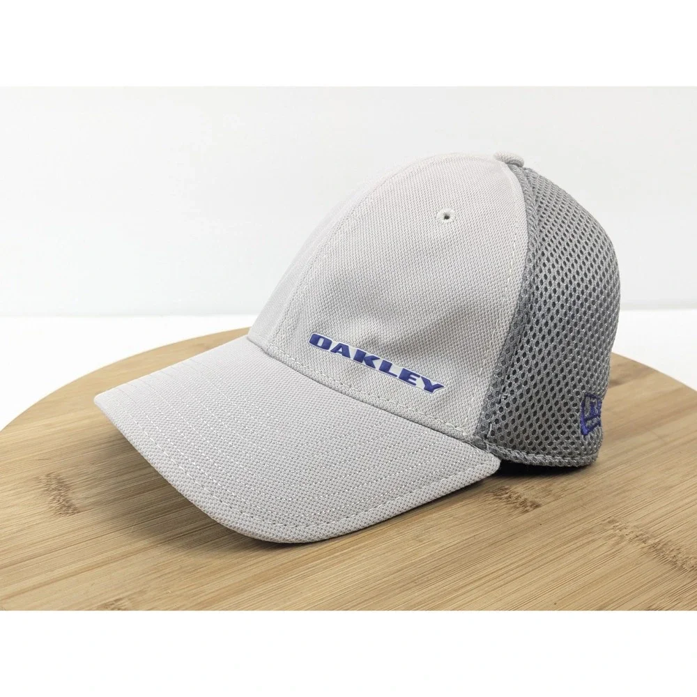 Oakley New Era 39THIRTY Men Gray Mesh Back Stretch Fit Hat Medium-Large